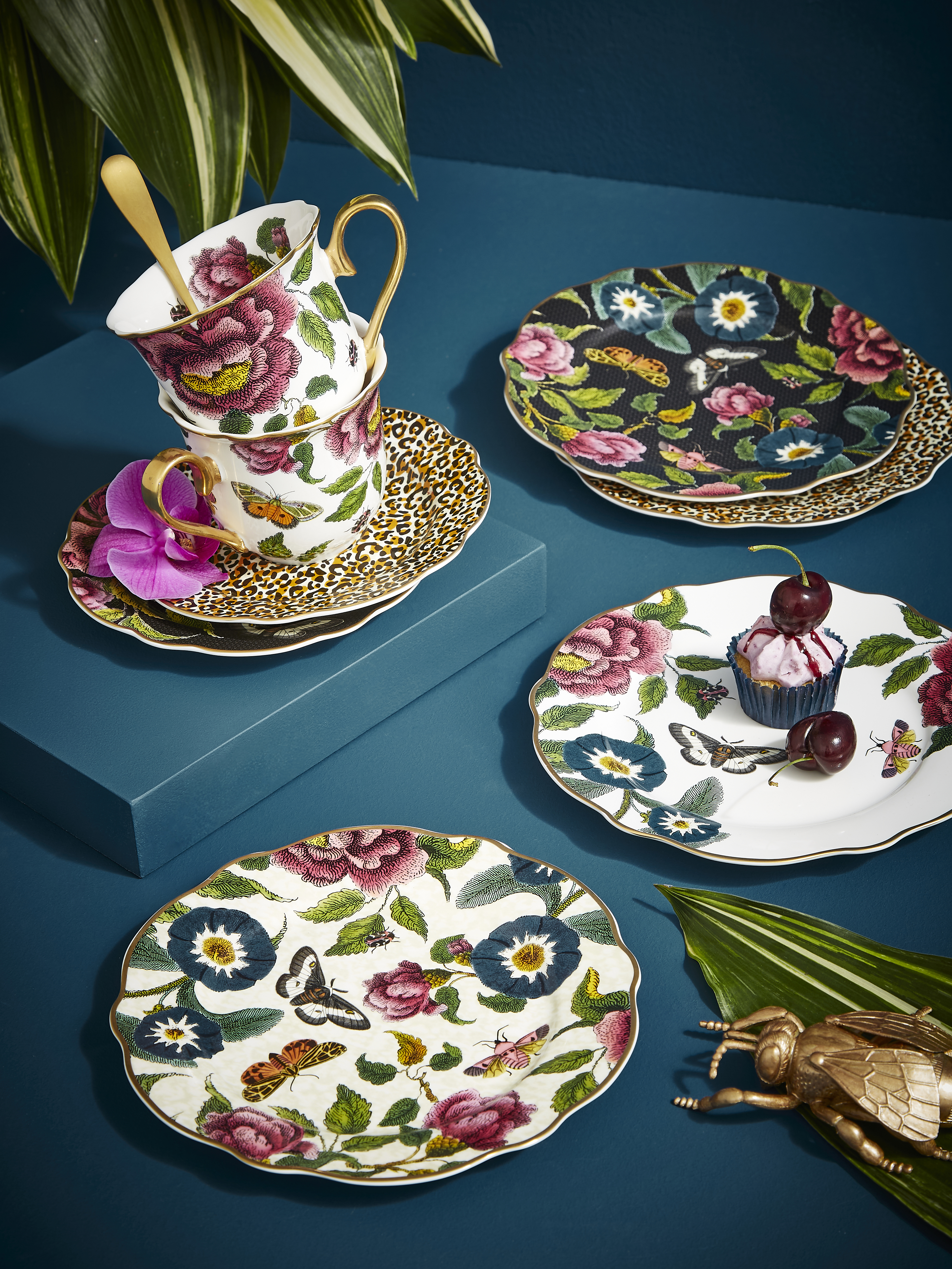 Creatures of Curiosity Dessert Plates Set of 4 (Assorted) image number null